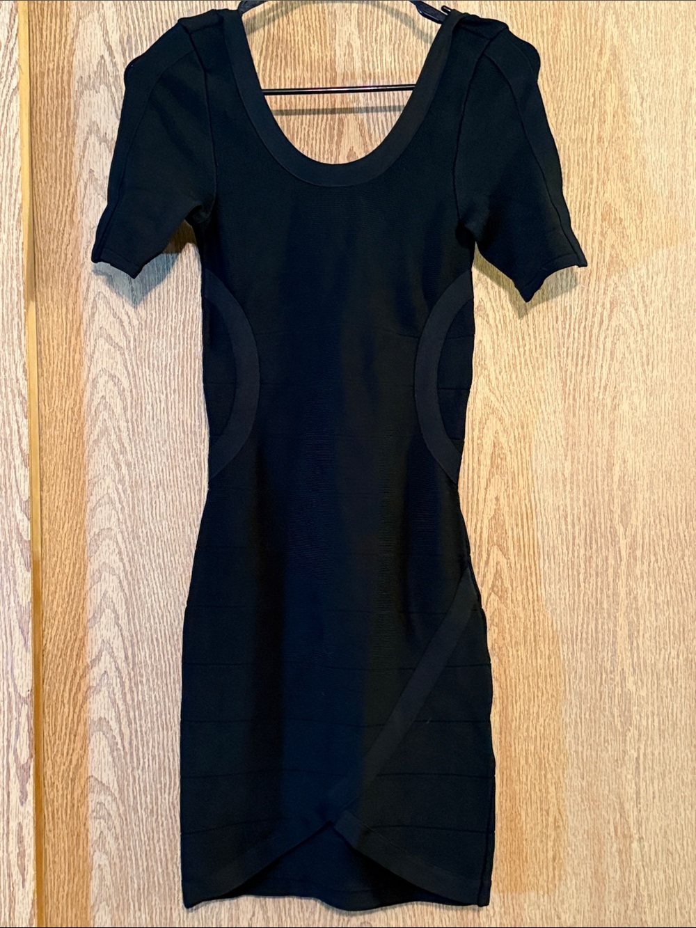 bebe Black Short-Sleeve Scoop Neck Bandage Bodycon Dress